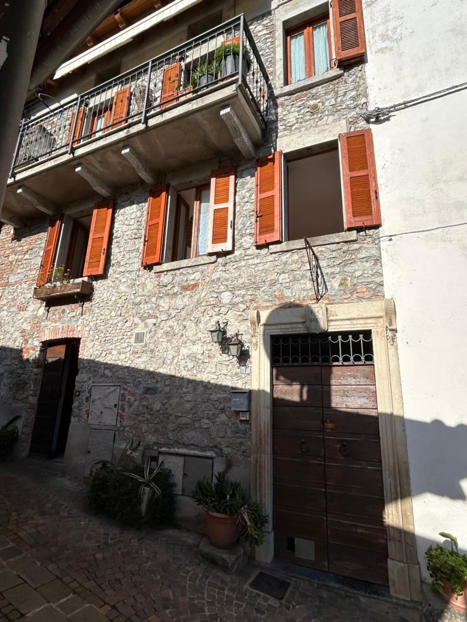 Al Civico 7 Villa Oliveto Lario Exteriör bild
